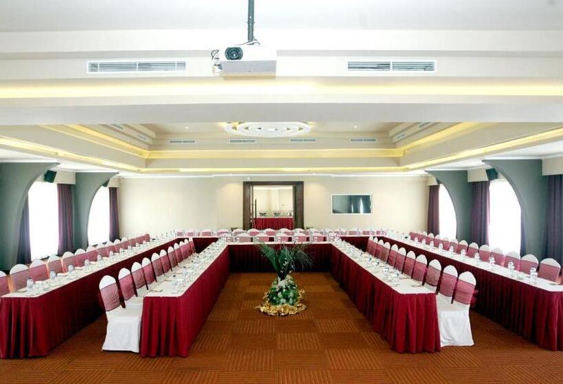 هتل Novo Turismo Resort & Spa