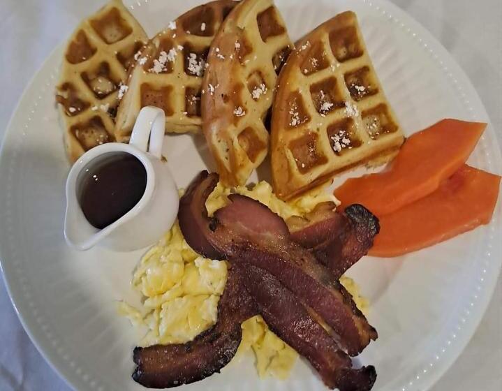 בית מלון כפרי Saint Charles Inn, Belize Central America