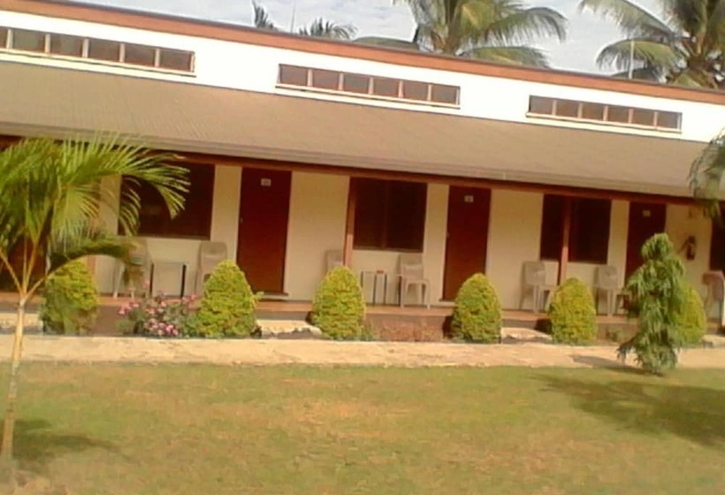 בית מלון כפרי The Friendly North Inn