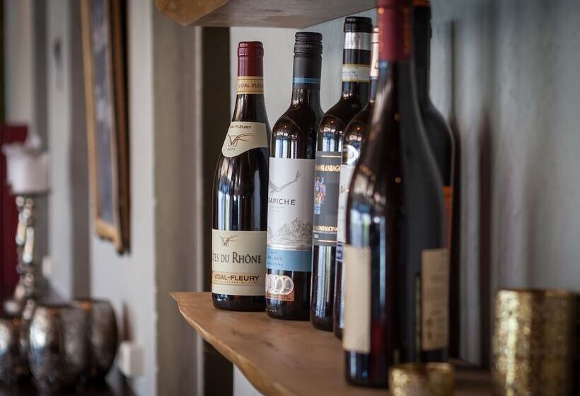 هتل Vestmannaeyjar