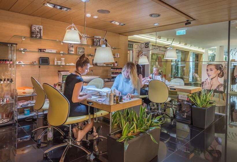 ホテル Zena Beauty & Shopping Center