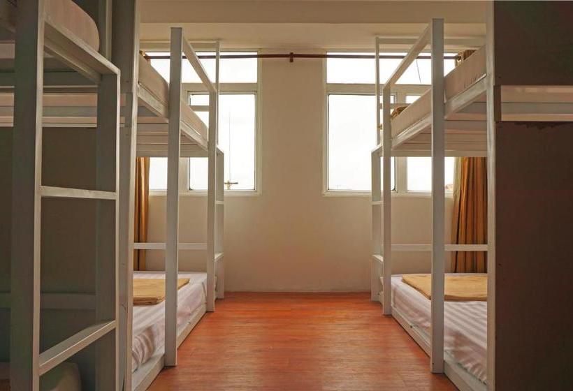 Maya Papaya Cafe & Hostel(one Stop)