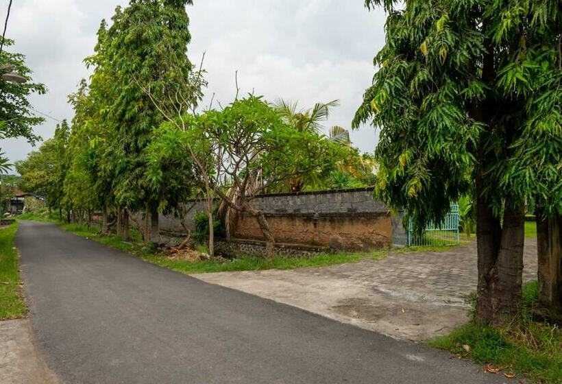 בית מלון כפרי Hepi Bungalow Lovina