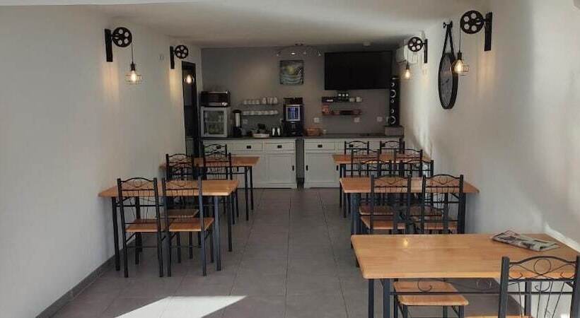 ホテル Hôtel Le 15