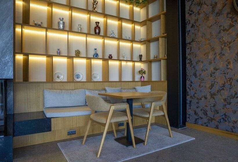 پانسیون Melekona House