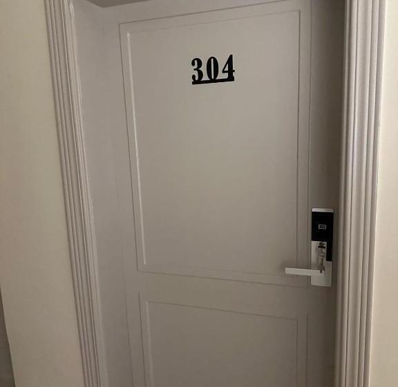 تختخواب و صبحانه Aladnan