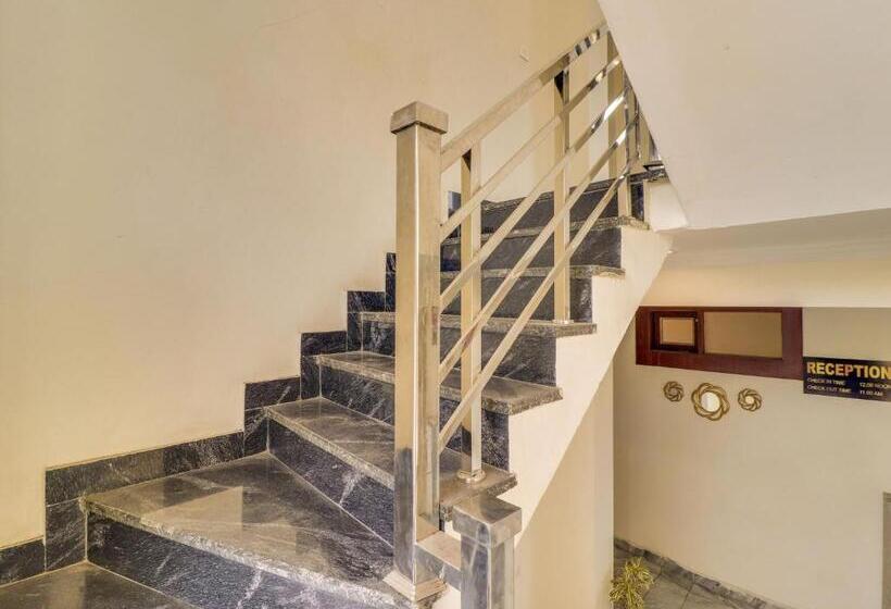 Collection O Hotel Royal Taj