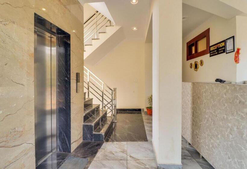 Collection O Hotel Royal Taj