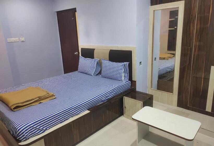 Goroomgo Hotel Tara Lodge Grand Road Near Temple