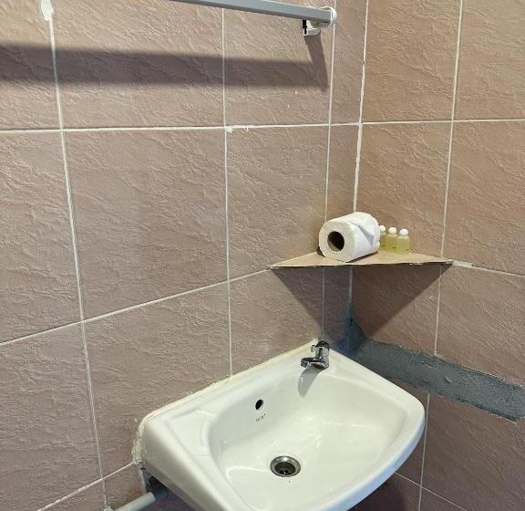 فندق Full Moon Central Party