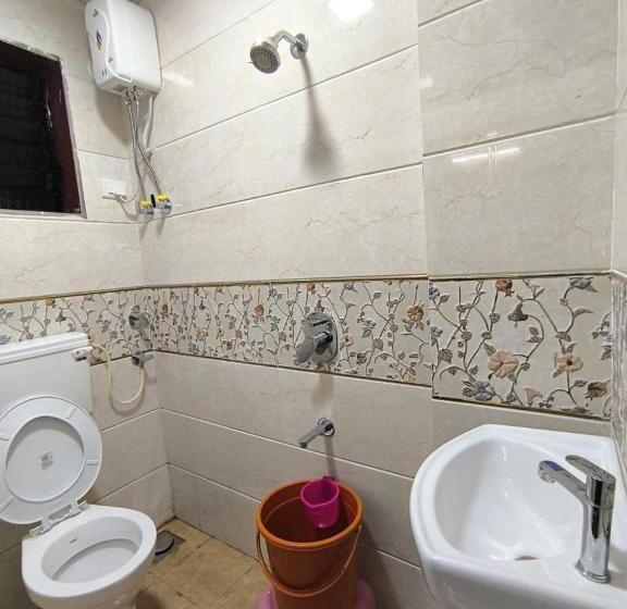 ホテル K K Residency