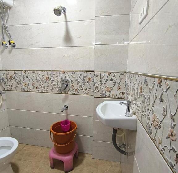 ホテル K K Residency