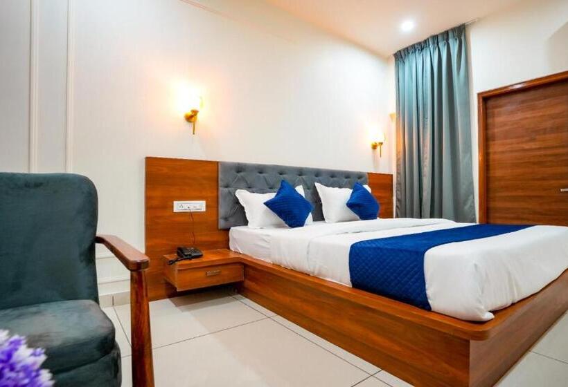 호텔 Kishna Empire