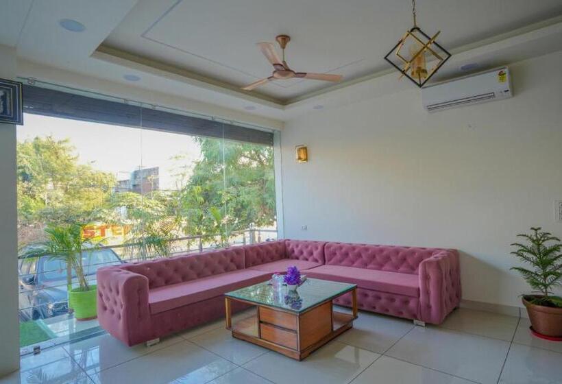 호텔 Kishna Empire