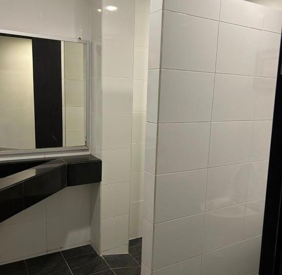 호텔 Lucky   5 Inn