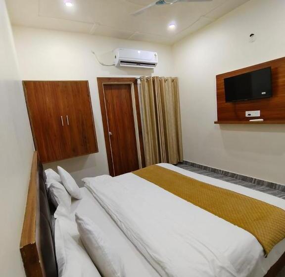 ホテル Maa Kaila Dham Near Prem Mandir Vrindavan