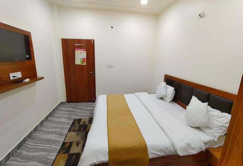 ホテル Maa Kaila Dham Near Prem Mandir Vrindavan