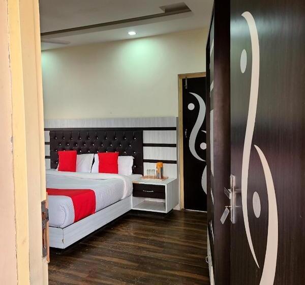 호텔 Neo Himalyan Stays