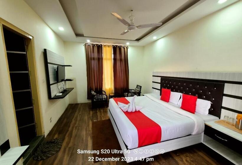 호텔 Neo Himalyan Stays