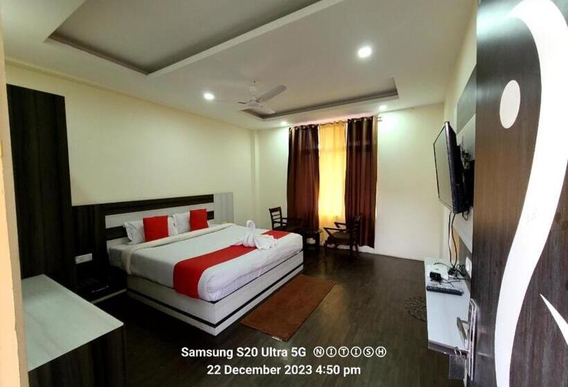 호텔 Neo Himalyan Stays