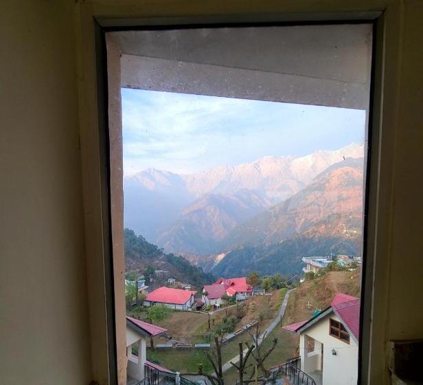 호텔 Neo Himalyan Stays