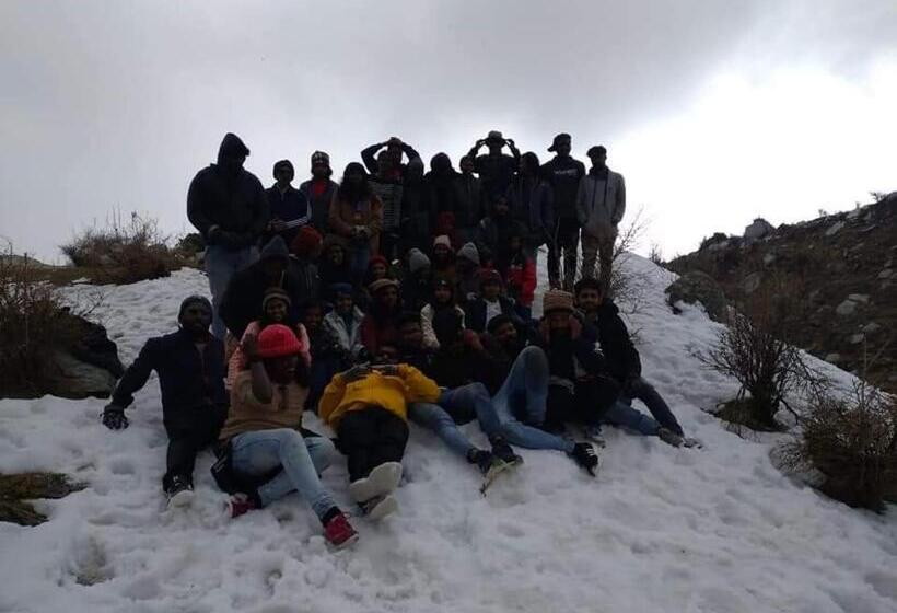 호텔 Neo Himalyan Stays