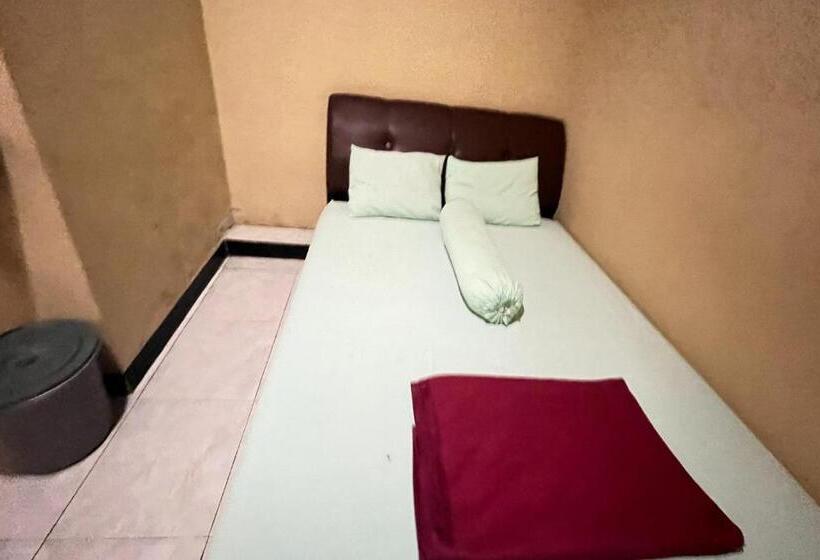 בית מלון כפרי Oyo 93416 Wisma Alam Syariah