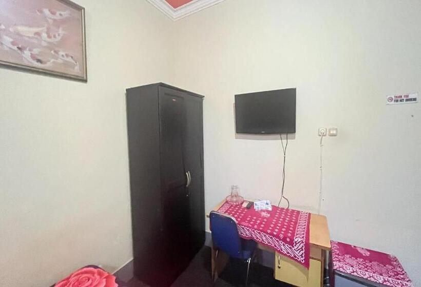 בית מלון כפרי Oyo 93416 Wisma Alam Syariah