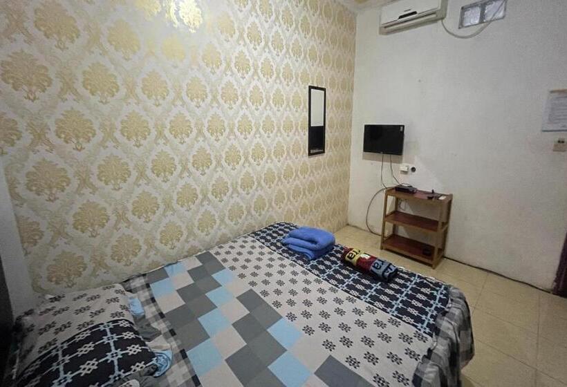 בית מלון כפרי Oyo 93416 Wisma Alam Syariah