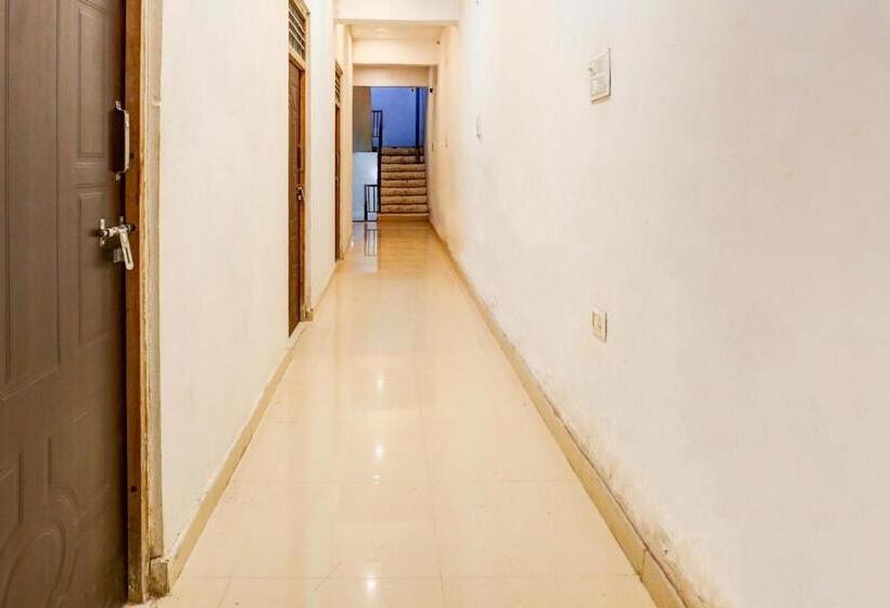 호텔 Oyo Muchhad 75