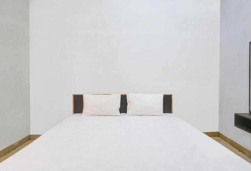 호텔 Oyo Muchhad 75