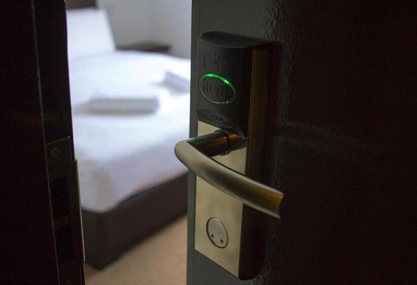 בית מלון כפרי Raub Since 1968