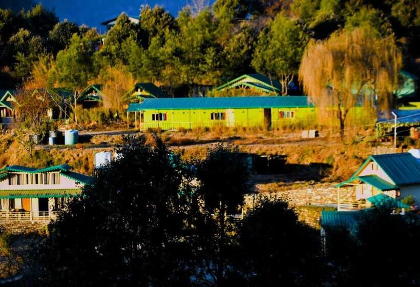 ホテル Silver Cloud Cottages