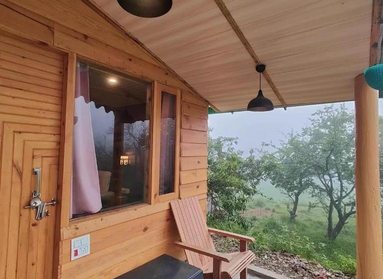 ホテル Silver Cloud Cottages