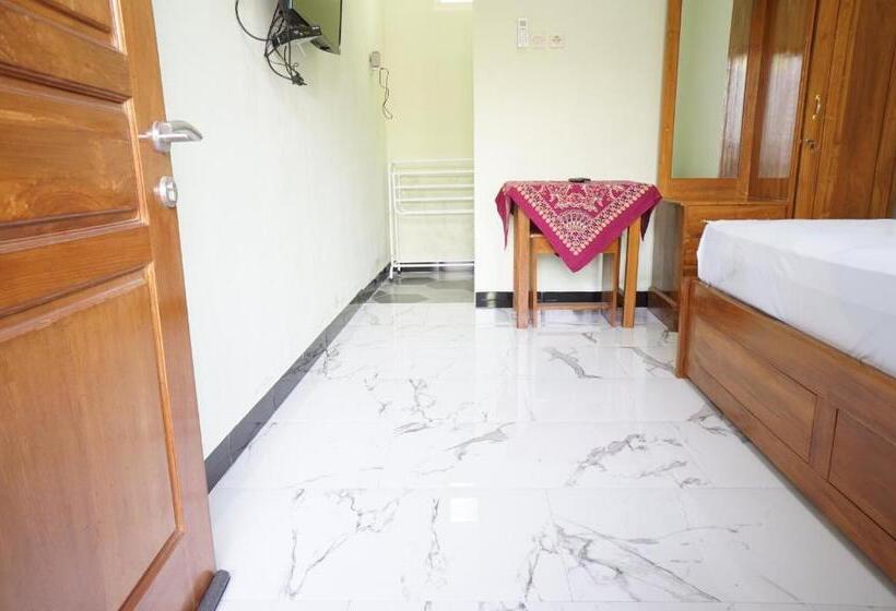 酒店 Spot On 93382 Gajayana Kost Female Only Syariah