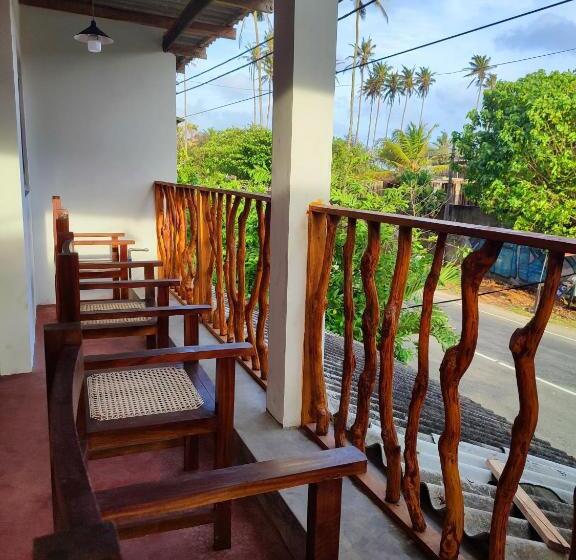 호텔 Summer House   Surf Inn