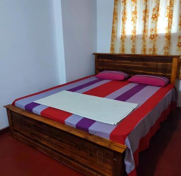 호텔 Summer House   Surf Inn