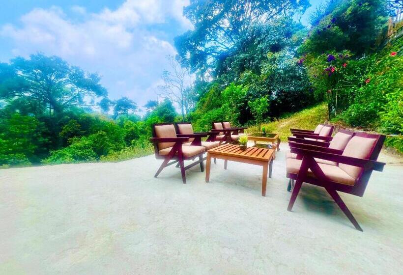 Отель The Raarees Resort A Hidden Resort In Munnar