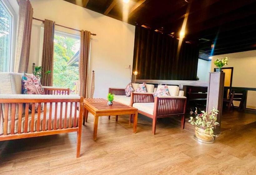 Отель The Raarees Resort A Hidden Resort In Munnar