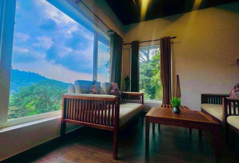 Отель The Raarees Resort A Hidden Resort In Munnar