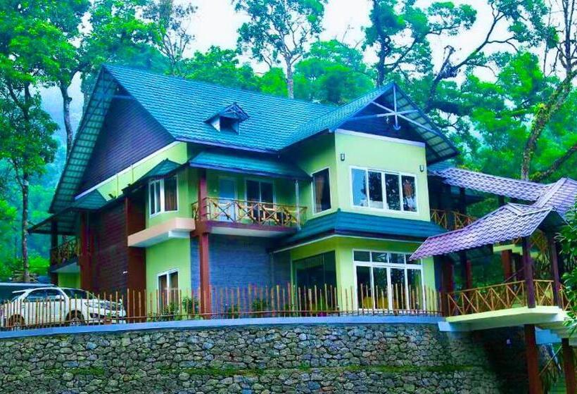 Отель The Raarees Resort A Hidden Resort In Munnar