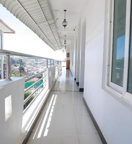 ホテル The Woodlands Residency  Unmarried And Stag Groups Not Allowed