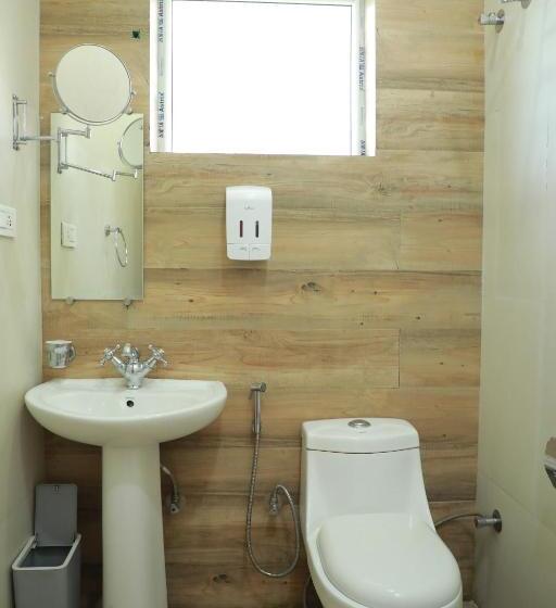 ホテル The Woodlands Residency  Unmarried And Stag Groups Not Allowed