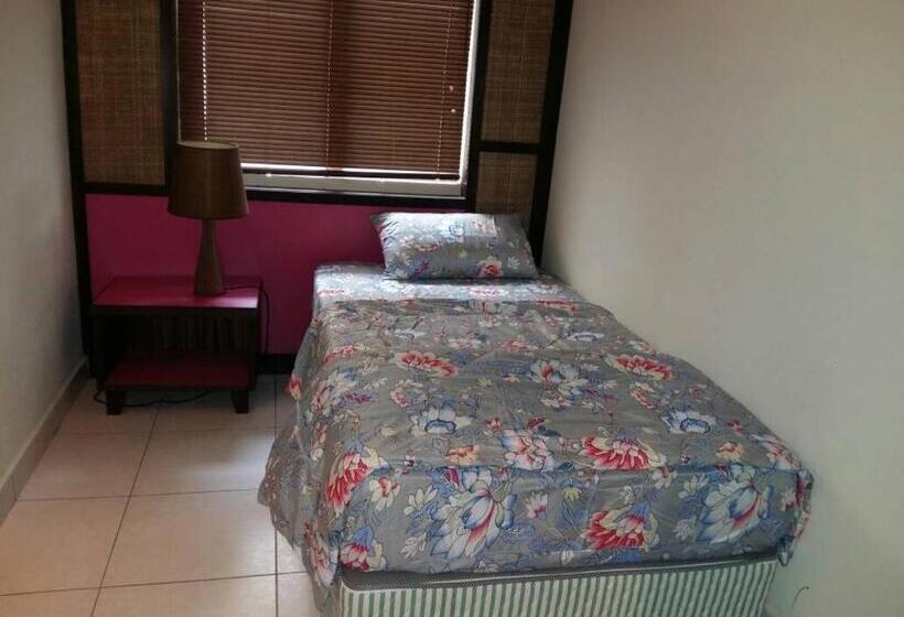 호텔 Zamlan Gold Coast Morib Intl Resort   3 Rooms Apartment