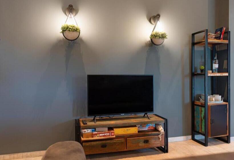 Luxe Kamer Met Jacuzzi Bij B&b Gezond Aan Zee   Toegang Wellnesstuin Meerprijs