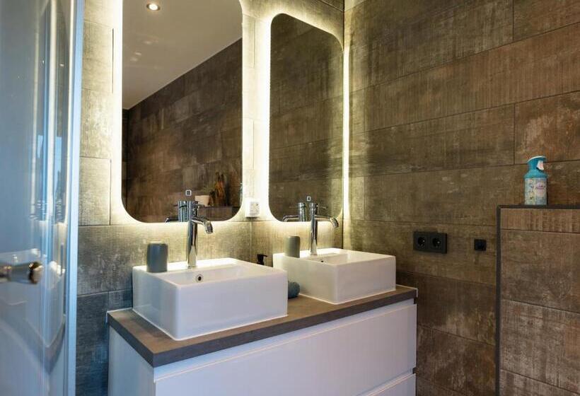 Luxe Kamer Met Jacuzzi Bij B&b Gezond Aan Zee   Toegang Wellnesstuin Meerprijs