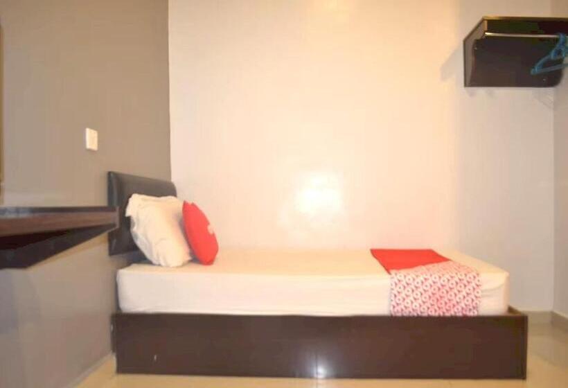Oyo 89715 Ck Hotel 2