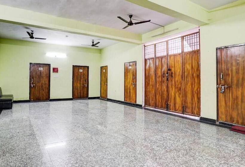 Oyo Flagship Hotel Radhe Inn