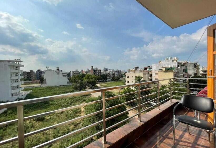 Oyo Paradise Hotel Near Appu Ghar