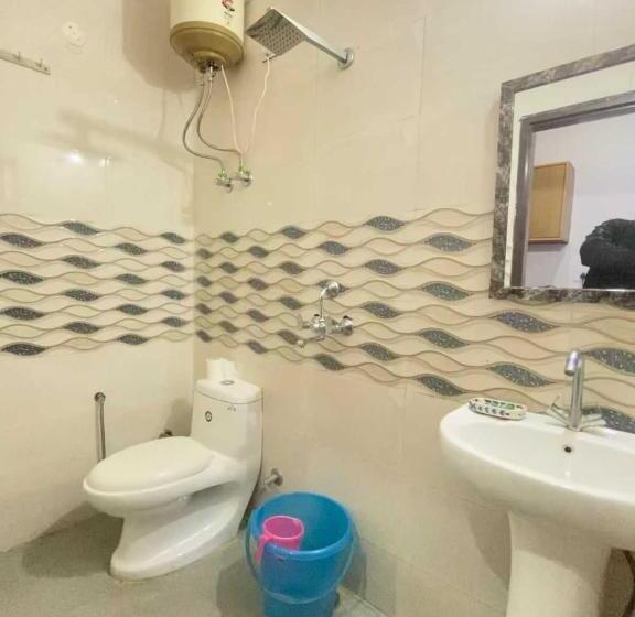 Oyo Paradise Hotel Near Appu Ghar